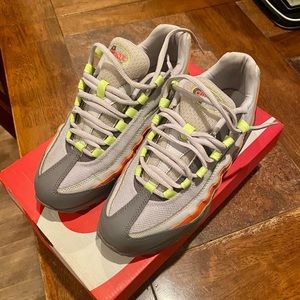 Fairly new air max 95 size 6.5y